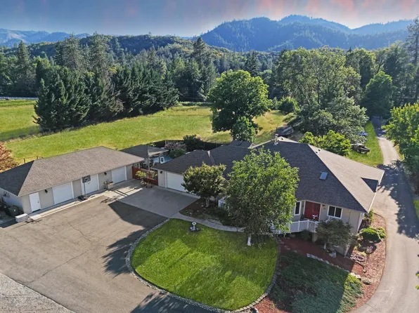 295 Foots Creek Rd, Gold Hill, OR 97525