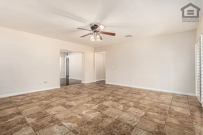 2807 N 8th Ave — Photo 14