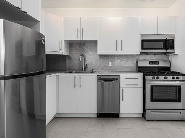 1530 E Palm Canyon Dr APT 105