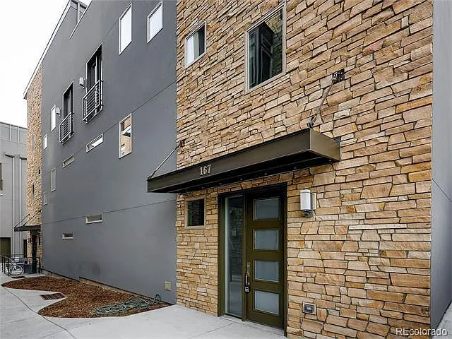 Building Photo - 167 W 10th Ave