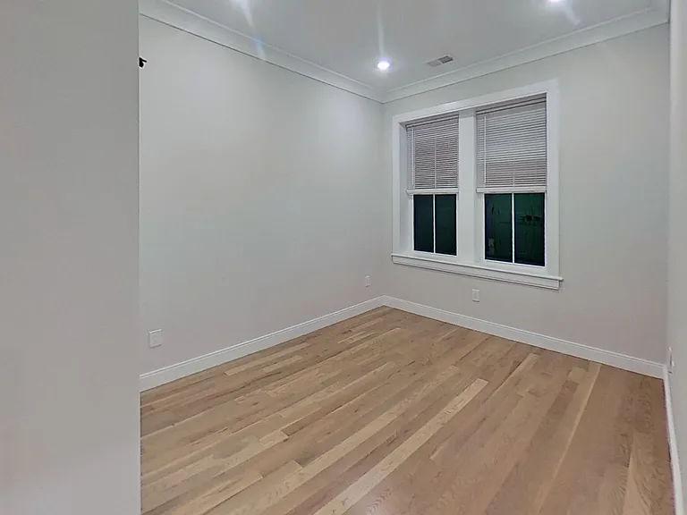 45-49 Englewood Ave #5F — Photo 3