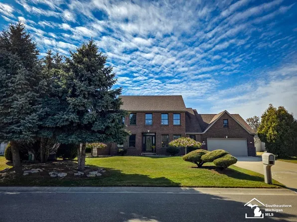 986 Regents Park Dr, Monroe, MI 48161