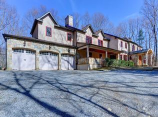 28 Laurel Cove Rd, Oyster Bay, NY 11771