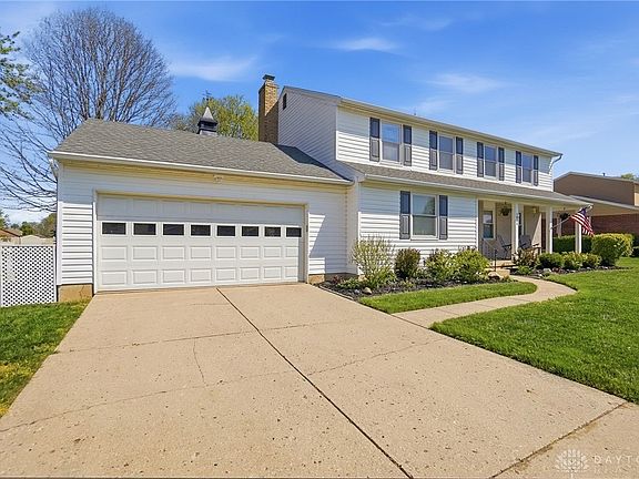 2nd image of 1810 Carlyle Dr