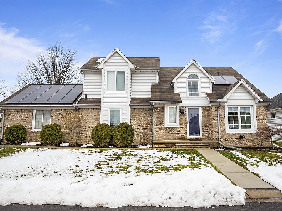 1st image of 46648 Heathmoor Dr