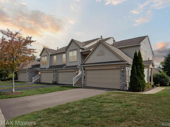 26627 Kirkway Cir, Woodhaven, MI 48183