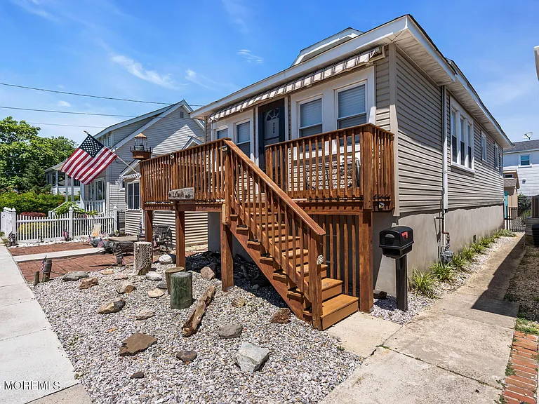 226 Dupont Ave — Photo 5