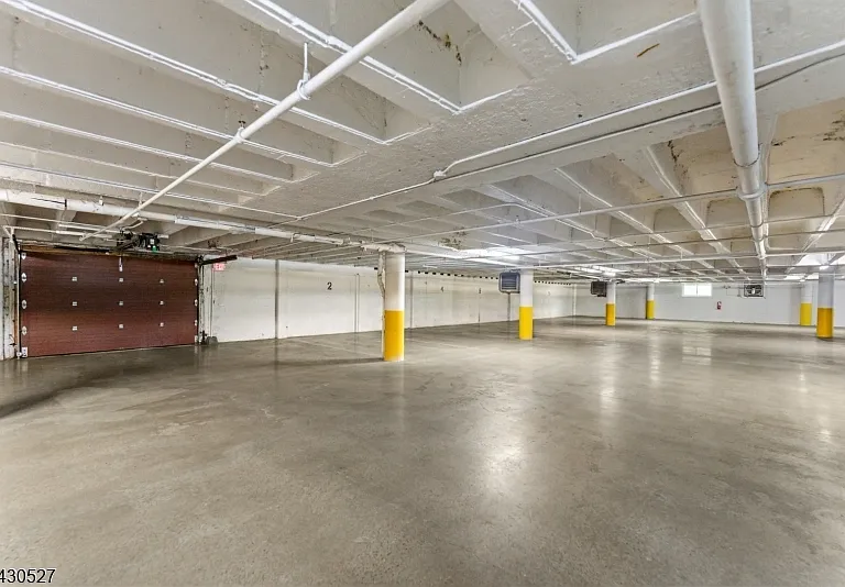 415 Claremont Ave — Photo 32