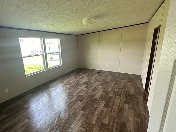 4th image of 7 Cottonwood Ln