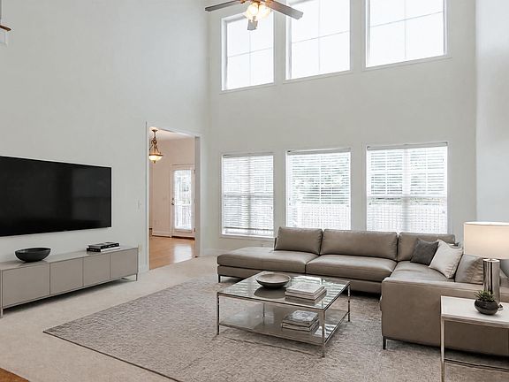 3rd image of 6 Moss Wood Cir