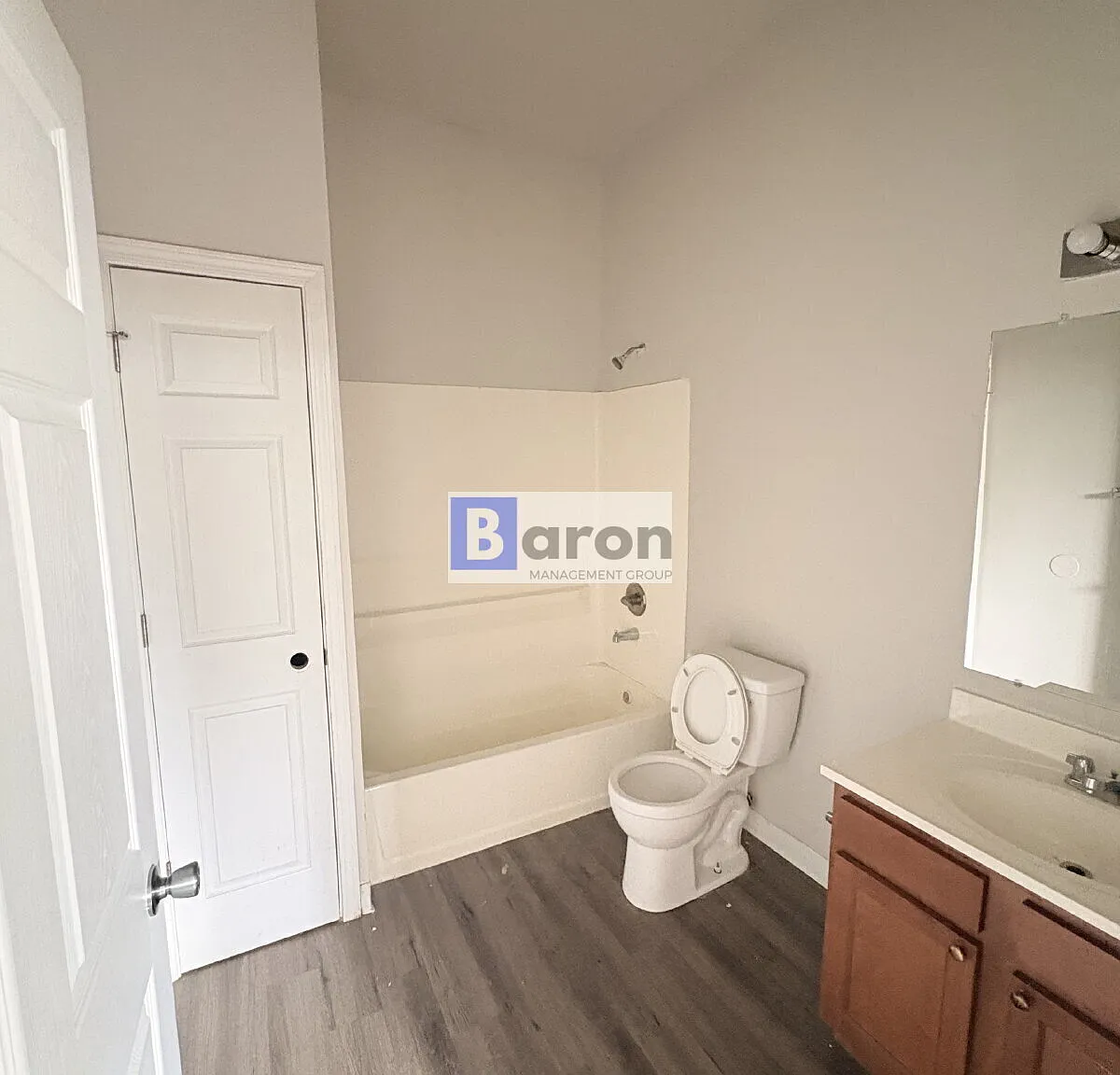 Updated Cincinnati Apartment — Photo 1