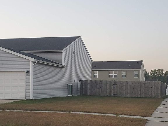 2nd image of 10135 Canoe Cir