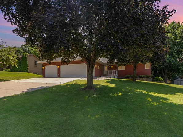 204 10th St SE, New Prague, MN 56071