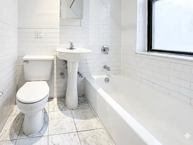 344 E 55th St #2D — Photo 4