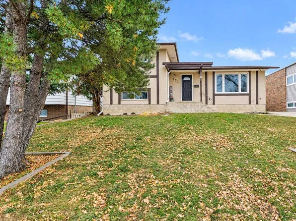 321 N 11th St NE, Medicine Hat, AB T1A 6A8