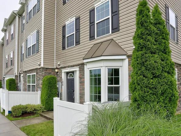 1820 Cassandra Dr Unit 105, Eldersburg, MD 21784