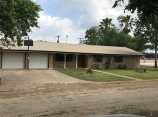 307 Cedalia Dr, Jourdanton, TX 78026
