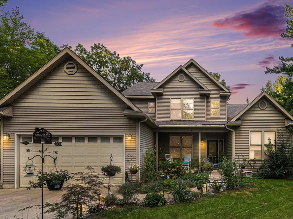 859 Pine Grove Ave, Traverse City, MI 49686