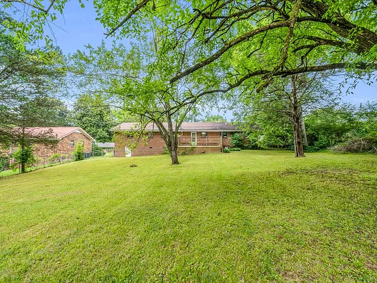 1007 Eisenhower Dr — Photo 27