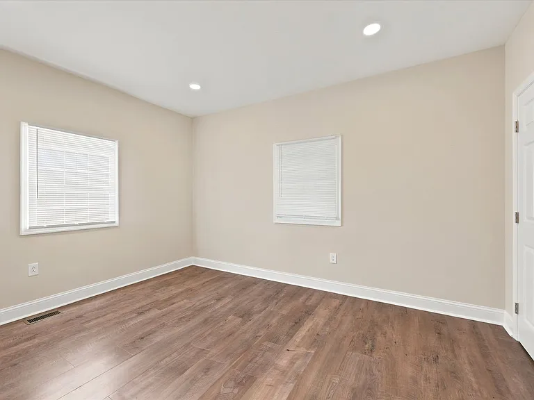 1605 Brintons Bridge Rd — Photo 15