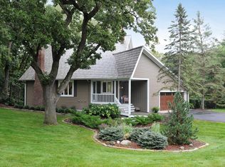 2001 Blackberry Ln, Wayzata, MN 55391