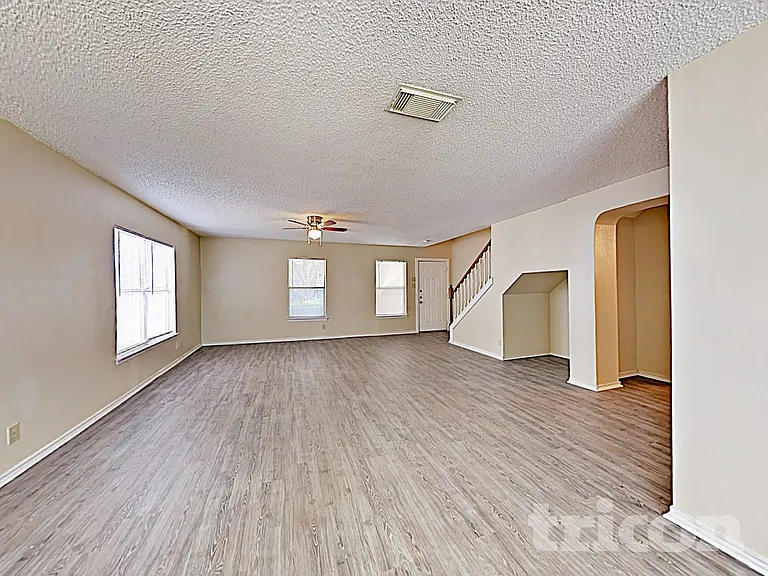 8015 Chestnut Barr Dr — Photo 2