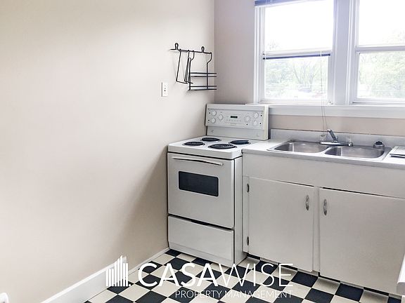 2nd image of 10622 124th St NW #6
