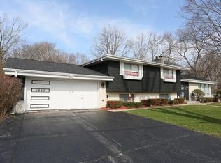 1920 W Greenwood Rd, Glendale, WI 53209