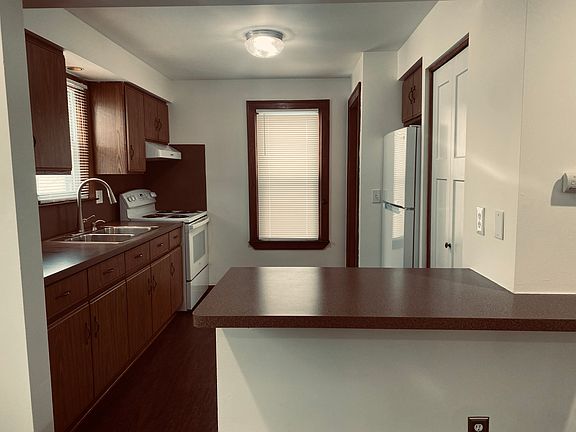 5th image of 57 Parkview Ave #1