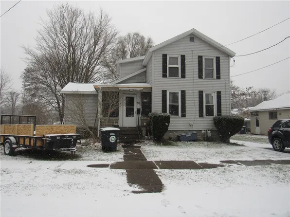70 Franklin St, Lyons, NY 14489