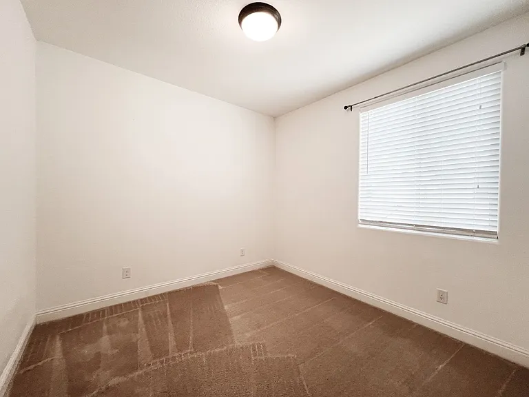 8428 Amber Valley Ln — Photo 32