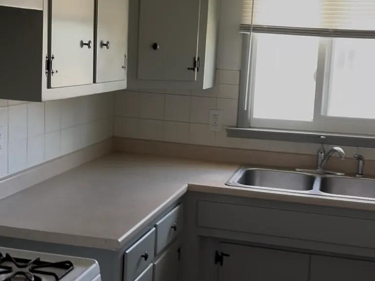2025 Abbott Rd #4 — Photo 2