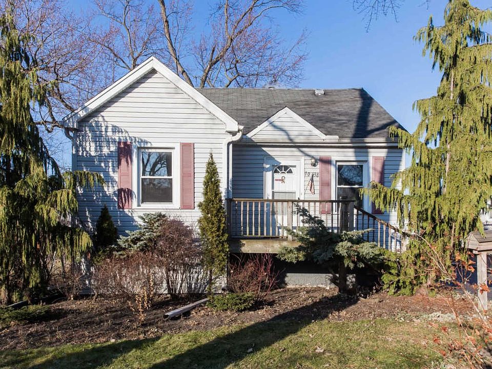 1st image of 10438 W Lyndale Ave