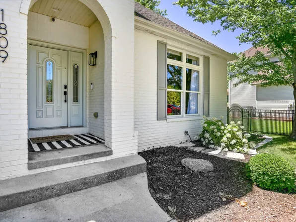 1809 Mullikin Dr, Champaign, IL 61822