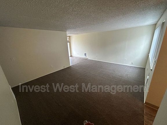 5th image of 1613 Ash St