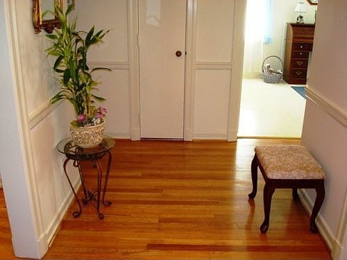 4th image of 4620 Fort Ave