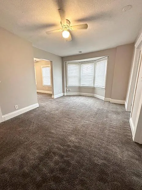 2 bed, 1000 sqft, $1,300 — Photo 4