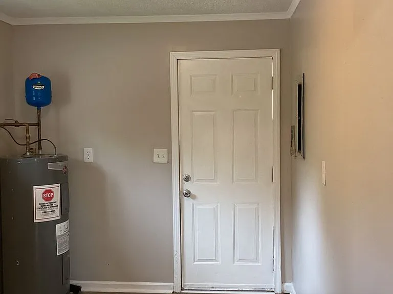 5540 Clemons Rd — Photo 9