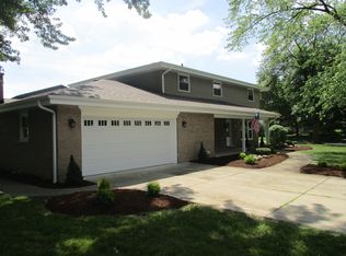 6911 Webster St, Downers Grove, IL 60516