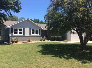 609 E Meadowlark Ln, Newton, KS 67114