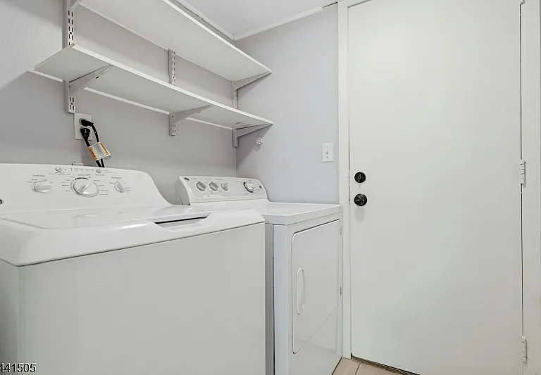 19 Linda Ln — Photo 22