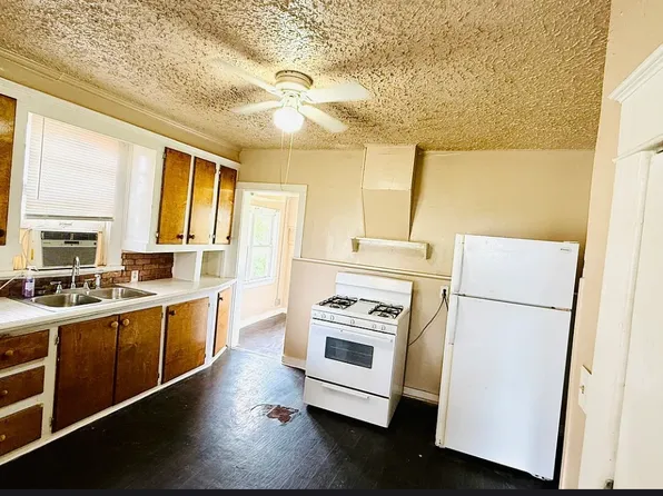 2017 W Washington Ave #A, Guthrie, OK 73044