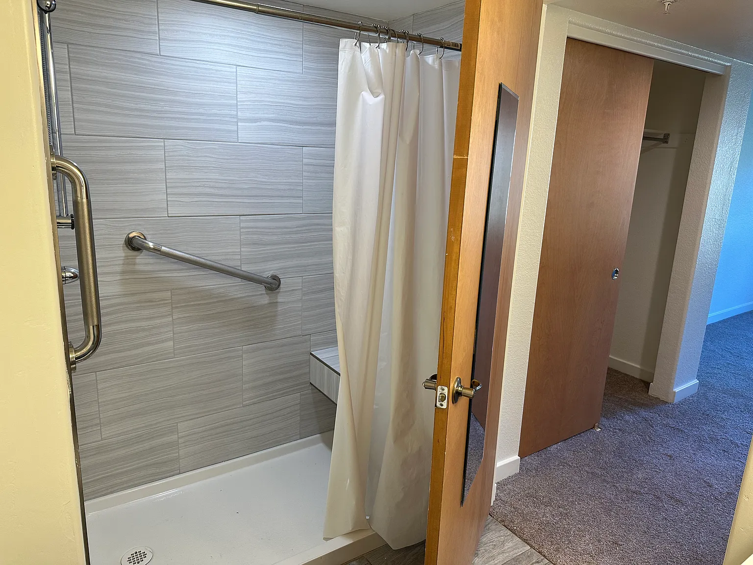 3 bed, 1255 sqft, $3,800 — Photo 2