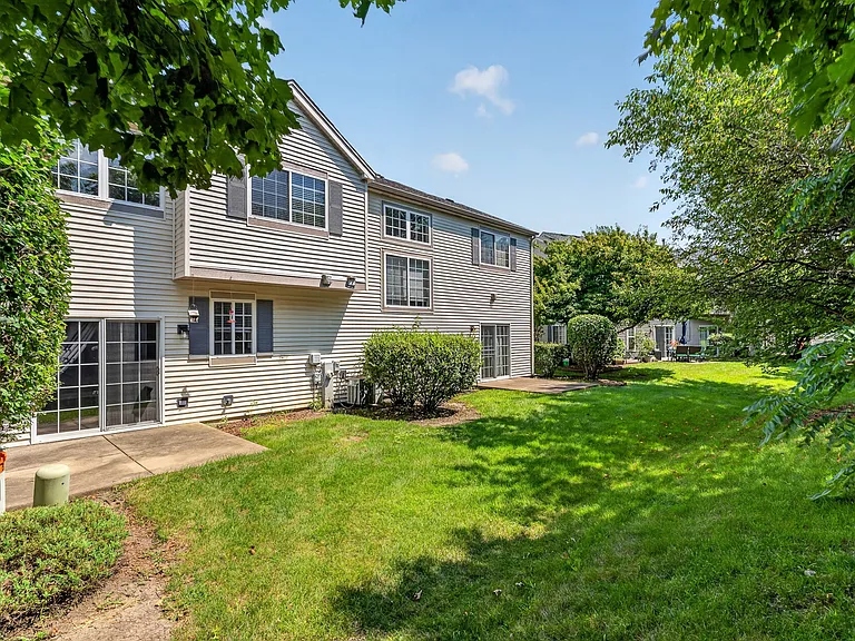 Clover Dr — Photo 20