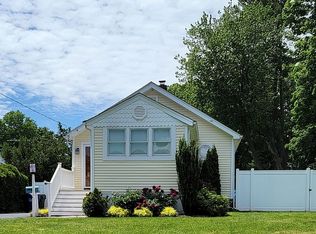 107 Connecticut Ave, Newington, CT 06111