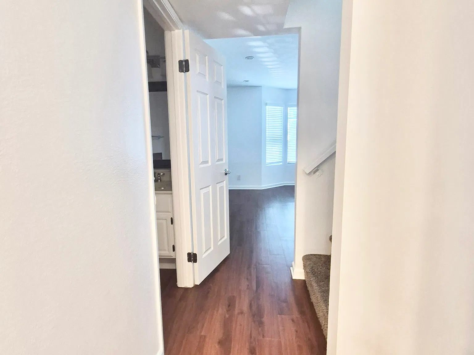 2 bed, 2.5 bath, 1000 sqft, $3,150 — Photo 2