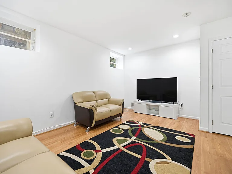 216 Barringer Dr — Photo 30