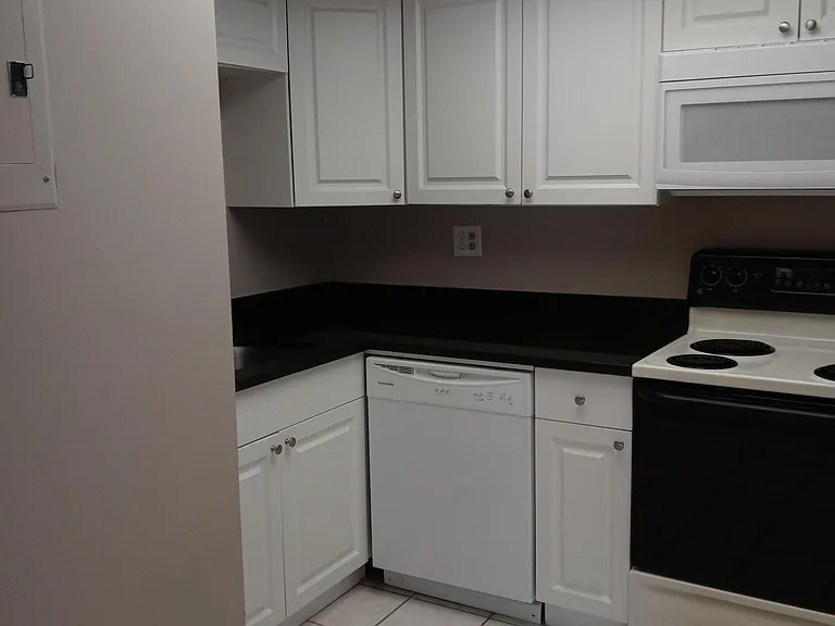 1641 Sunny Brook Ln NE #C107 — Photo 8
