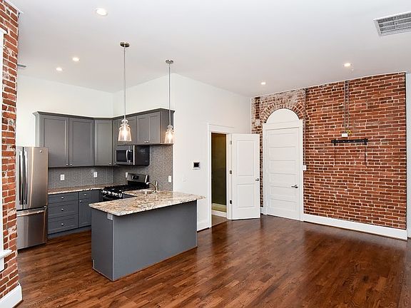 2nd image of 1764 Frankfort Ave #4