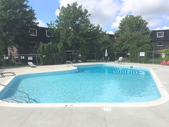 2nd image of 3851 N Parkway Dr #1L